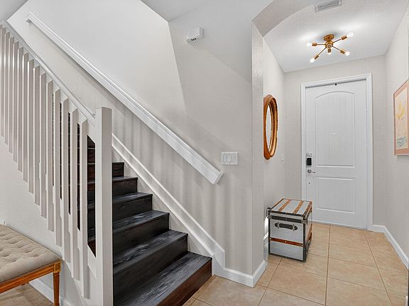 4th image of 8451 Blue Cove Way