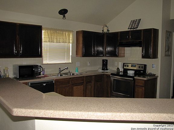 4th image of 1028 Crimson Cove Dr