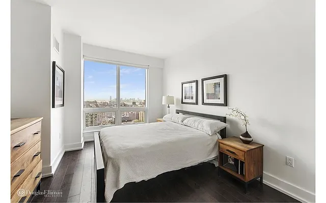 Rented by Douglas Elliman | media 25