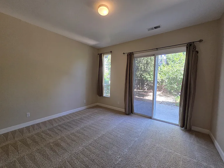1406 Yukon St — Photo 27