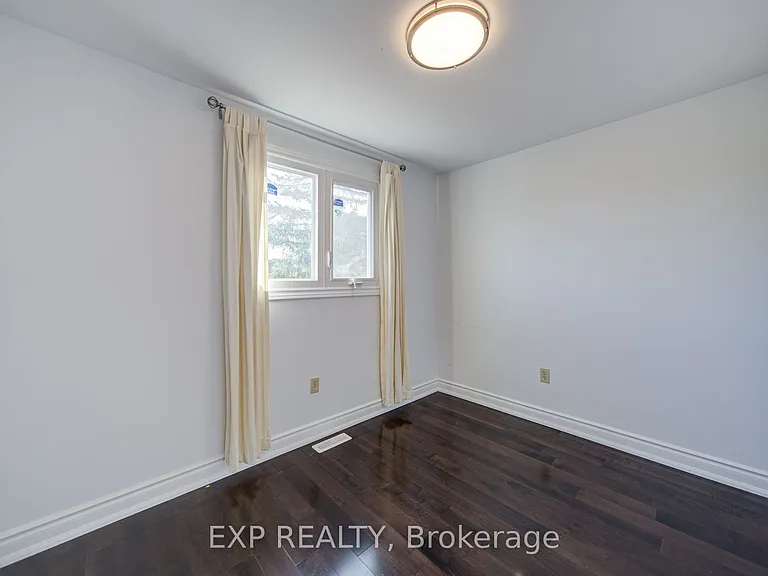 82 Muirlands Dr — Photo 22