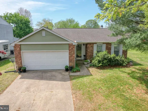 12 Squire Cir, Dover, DE 19901