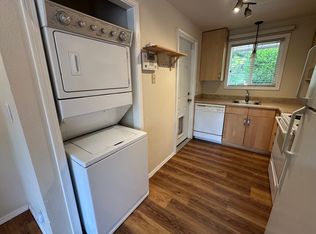 20015 1st Pl SW, Seattle, WA 98166
