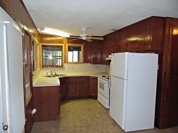 5th image of 105 E Ling St