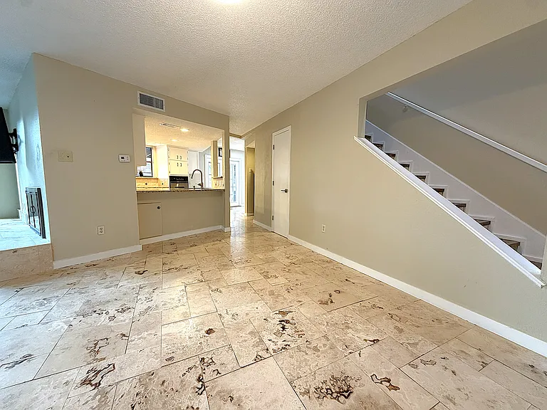 1725 Ashland Ave — Photo 9