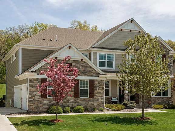 3rd image of 1561 Deephaven Dr