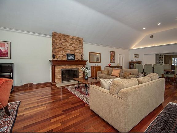 3rd image of 2666 W Park Blvd
