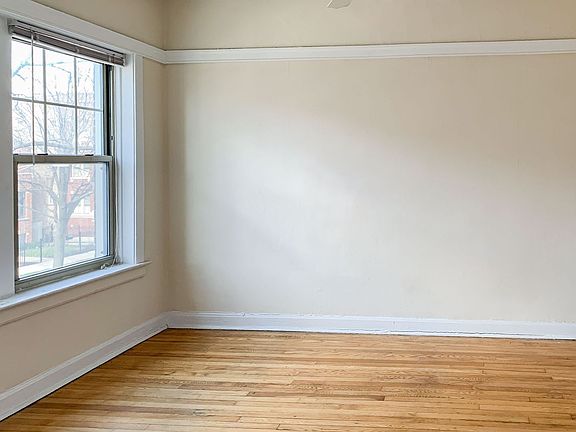 2nd image of 5112 N Winchester Ave #2
