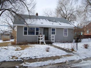 112 5th Ave, Newcastle, WY 82701