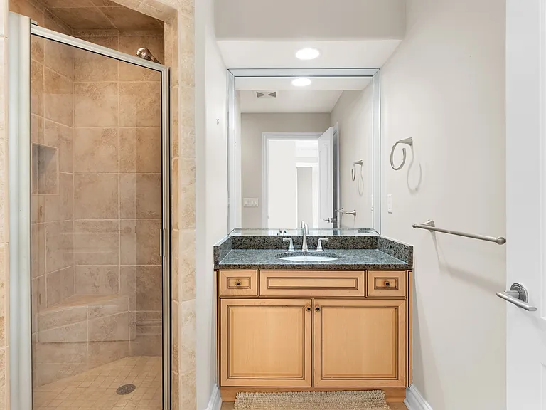 882 W Ocean View Ave — Photo 10