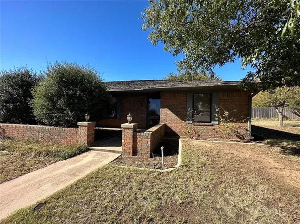 11 Constitution Ave, Altus, OK 73521