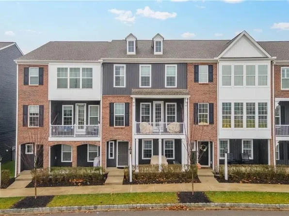 109 Meeder Ln, Cranberry Township, PA 16066