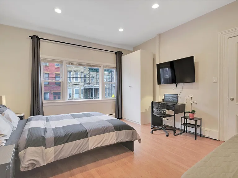 932 Summit Ave #B — Photo 10