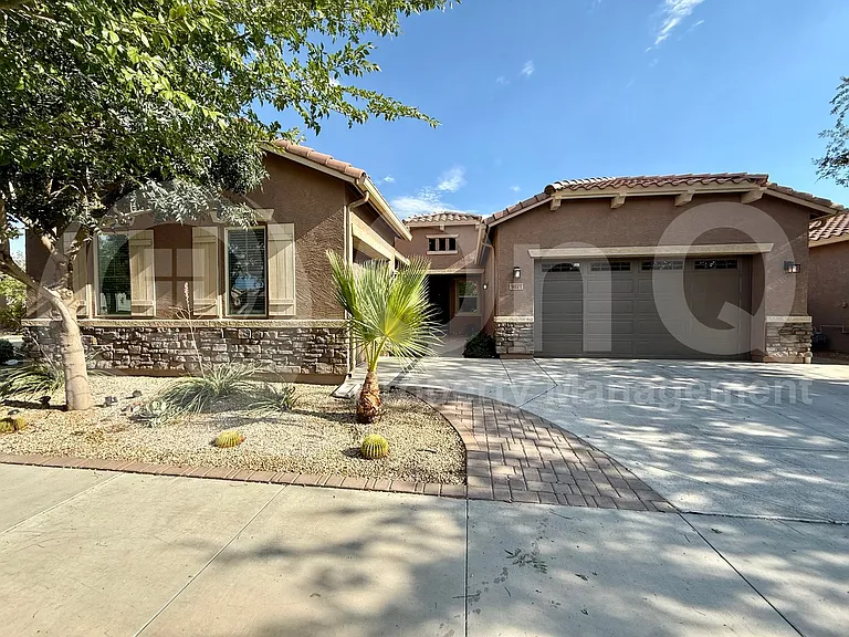 9821 E Thornbush Ave — Photo 1