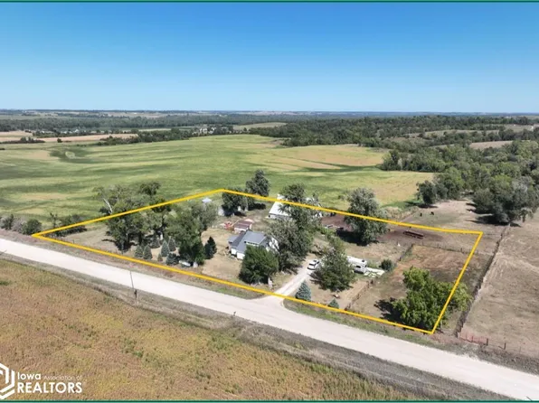 3571 K Ave, Tama, IA 52339