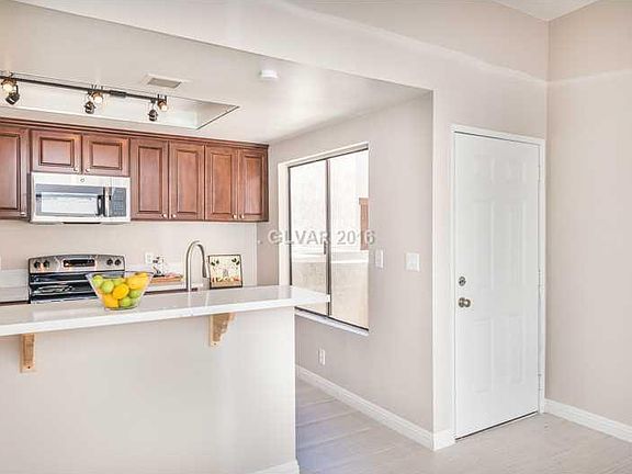 3rd image of 4321 Gannet Cir Unit 200