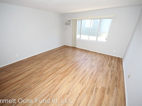 3rd image of 1725 Purdue Ave #204