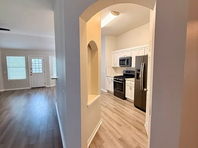 Separate entry to kitchen (from dining room)