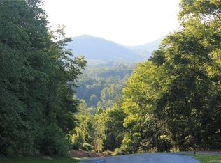 106 Tatham Rd, Hendersonville, NC 28792