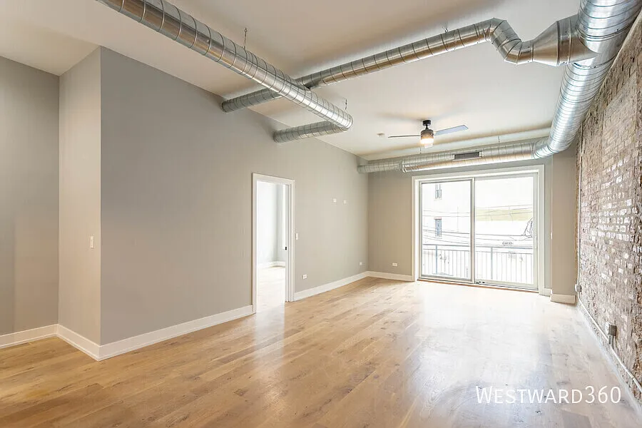 Building Photo - 1470 W Webster Ave #201