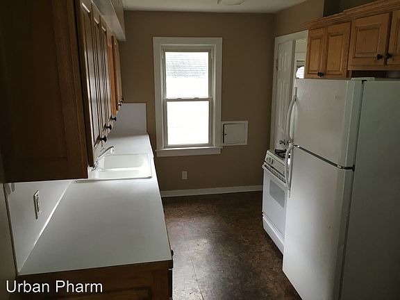 4th image of 2812 Belknap Ave NE