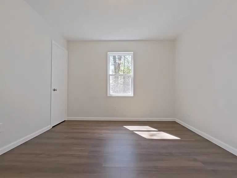 427 S Main St #4 — Photo 4