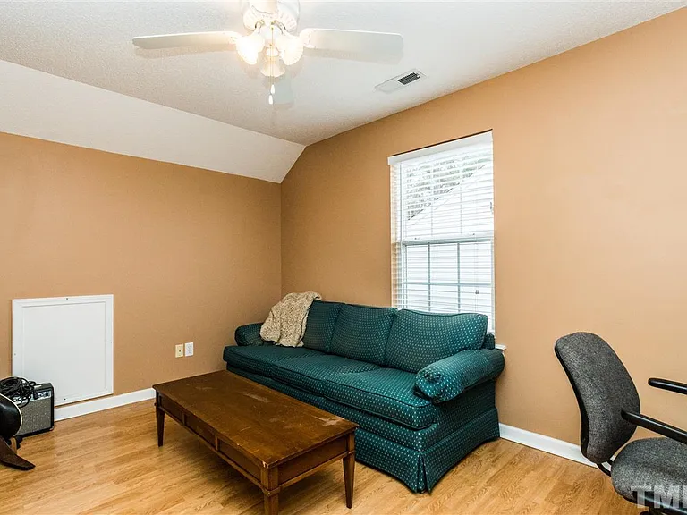 207 Cabana Dr — Photo 13