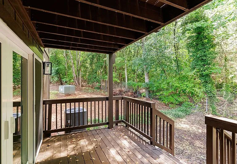 134 Fernbanks Ct — Photo 21