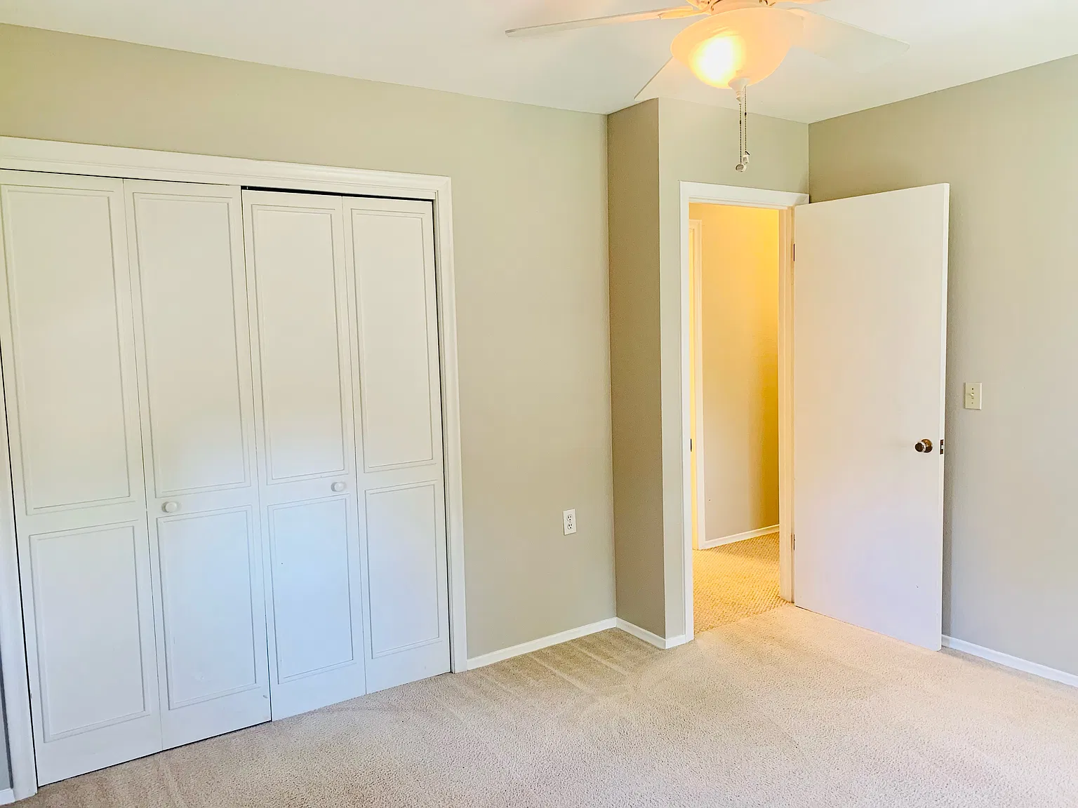 3 bed, 1036 sqft, $1,750 — Photo 3