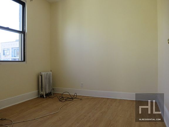 2nd image of 1432 27th Ave APT 1