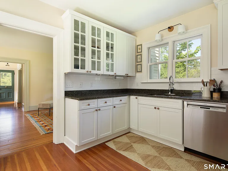 20 Ethan Allen St — Photo 3