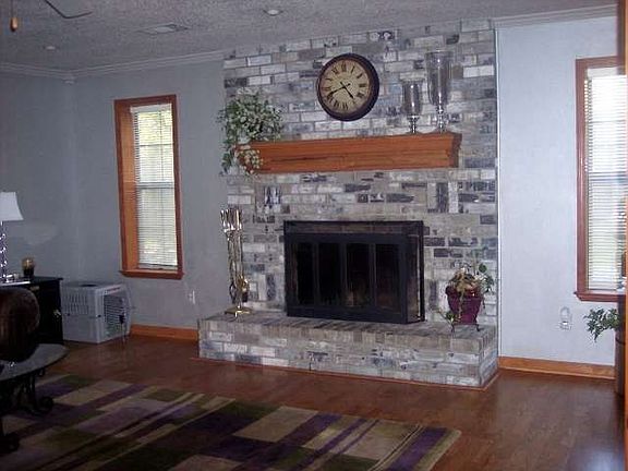 3rd image of 132 Westcliff Cv