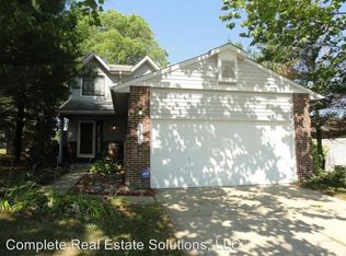 5770 Smoketree Dr, Columbus, IN 47201