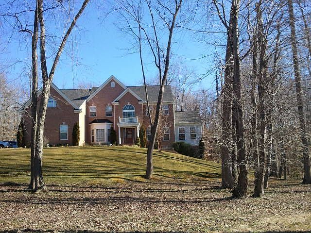 Stately estate on 3 acres