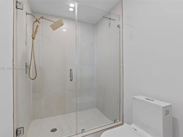 3250 NE 1st Ave #545 — Photo 27