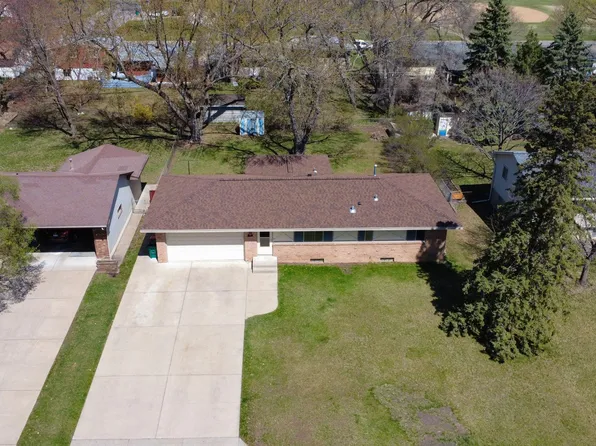 757 Ballantyne Ln NE, Spring Lake Park, MN 55432