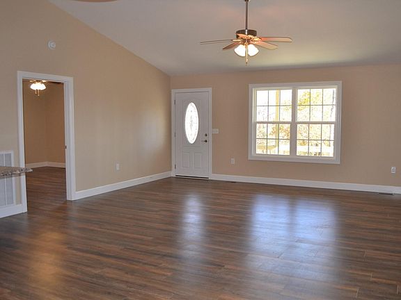 5th image of 721 Villageway Lot 3