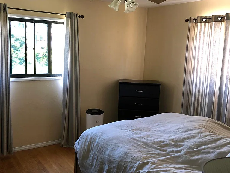 Viola St — Photo 9