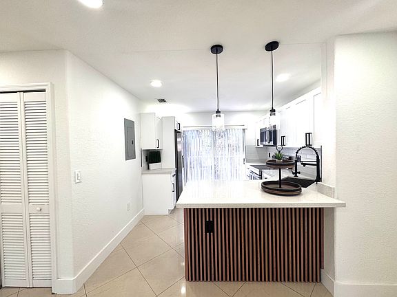 4th image of 5655 NW 109th Ave #5700