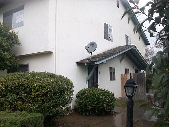 2nd image of 484 Wiltsey Ave APT B