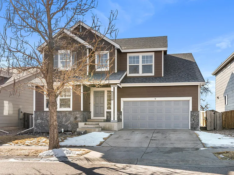 1657 Falcon Ridge Dr — Photo 1