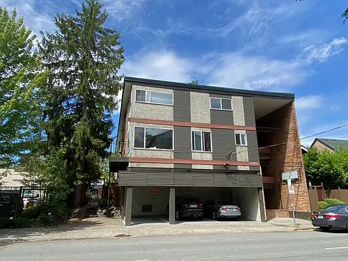 5029 11th Ave NE Photo 1