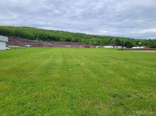 W8141 N Us Highway 2, Iron Mountain, MI 49801
