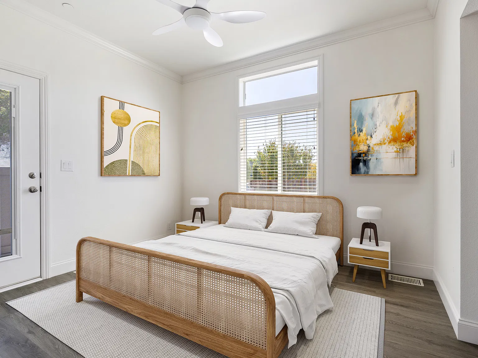 3 bed, 1300 sqft, $4,349 — Photo 3
