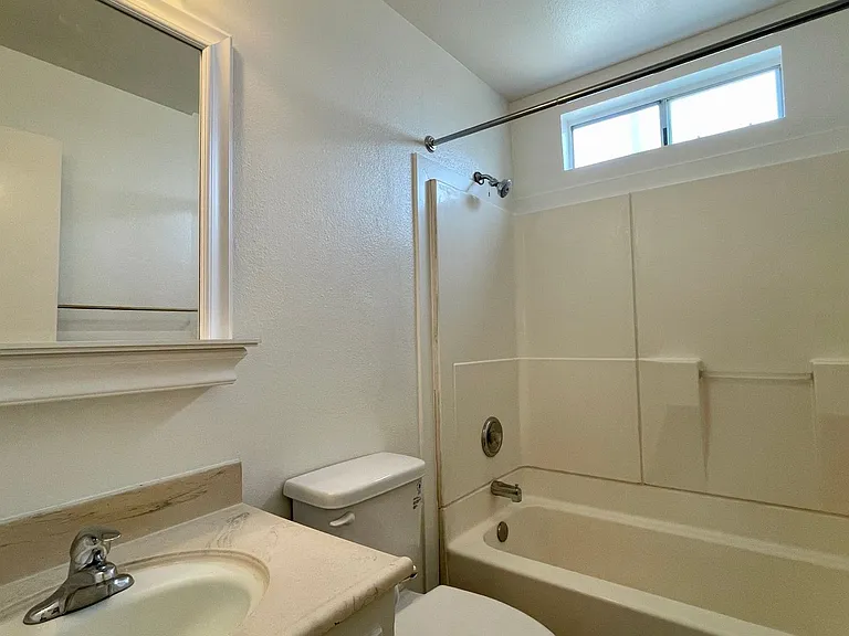 992 Fair Oaks Ave #C — Photo 11