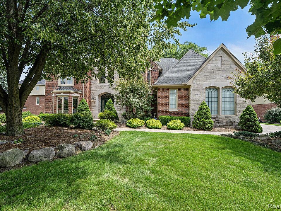 1st image of 54640 Carrington Dr
