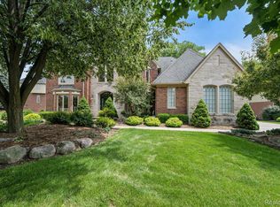 54640 Carrington Dr, Shelby Township, MI
