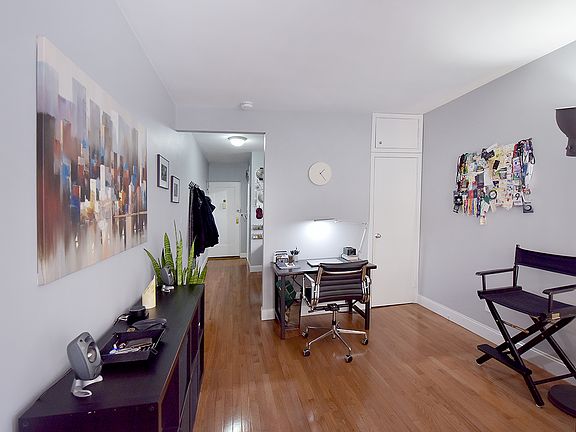 4th image of 312 W 23rd St APT 1H