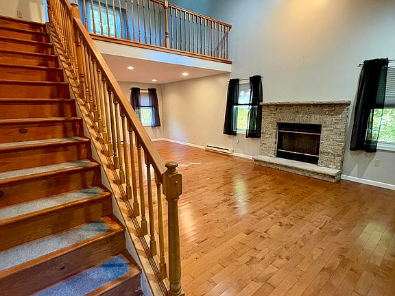 3rd image of 110 Stroud Ct