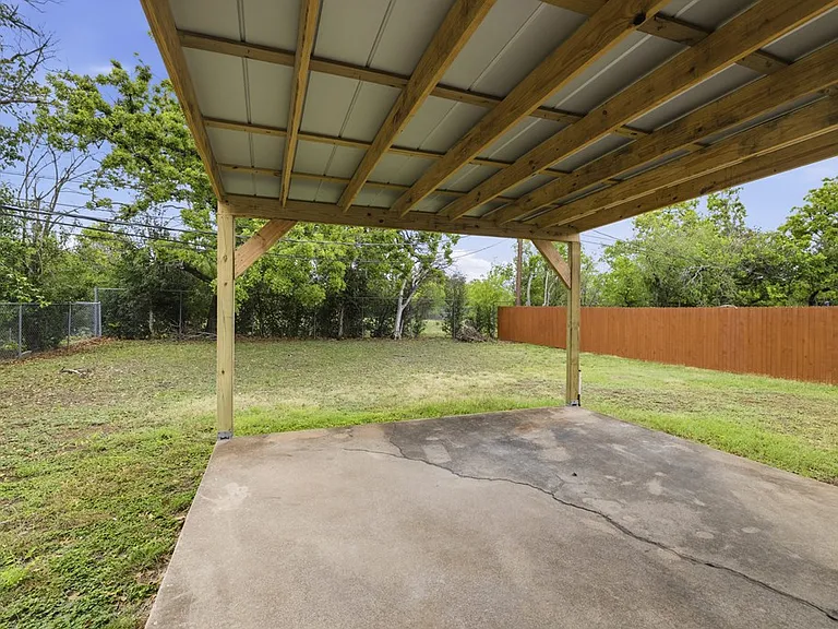 301 N Manor Dr #B — Photo 17